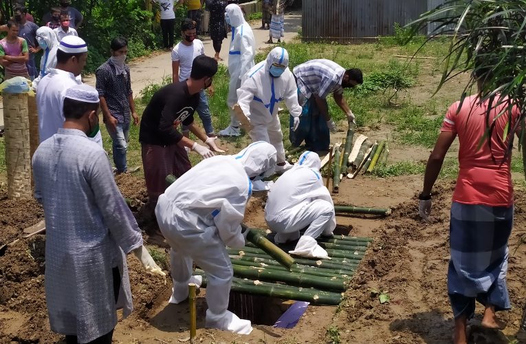 মুরাদনগরে করোনা উপসর্গ নিয়ে মারা যাওয়া জাহাঙ্গীর আলম লাশ দাফন করল যুবলীগ