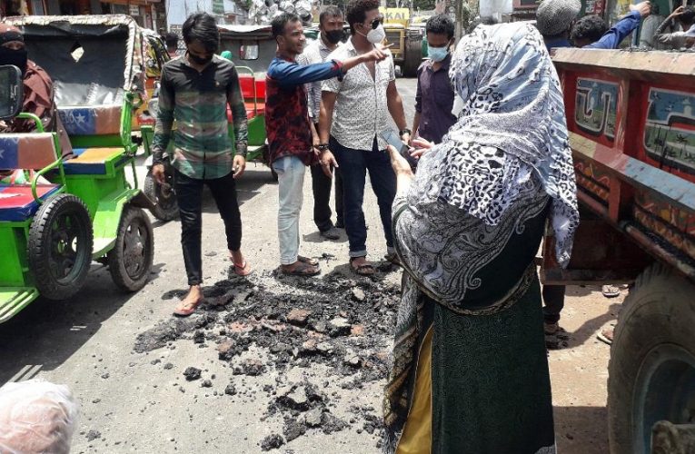 অনিয়মের অভিযোগে বন্ধ হওয়া সড়কের কাজ উপজেলা প্রকৌশলীকে না জানিয়ে রাতের আঁধারে সম্পন্ন