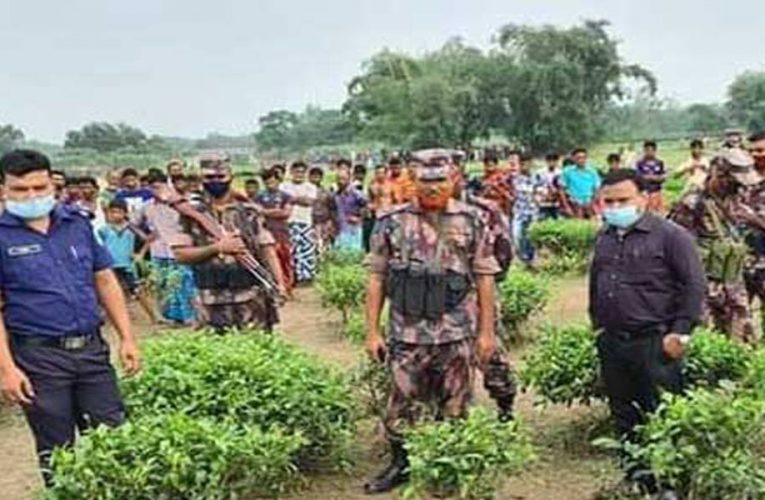 ঠাকুরগাওয়ের বেওরঝাড়ি সীমান্তে বিএসএফের গুলিতে বাংলাদেশি জেলে নিহত নিহতের ঘটনায় বিজিবি’র আনুষ্ঠানিক প্রতিবাদ লাশ ময়না তদন্ত শেষে নিহতের পরিবারের কাছে হস্তান্তর, দাফন সম্পন্ন