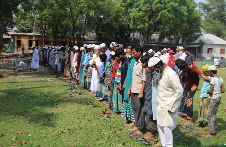 যাত্রাপুর একে উচ্চ বিদ্যালয়ের ইংরেজী শিক্ষক মির্জা আওলাদ হোসেন এন্তেকাল