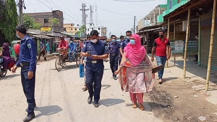 লালপুরে  সরকারী নির্দেশনা অমান্য করায়